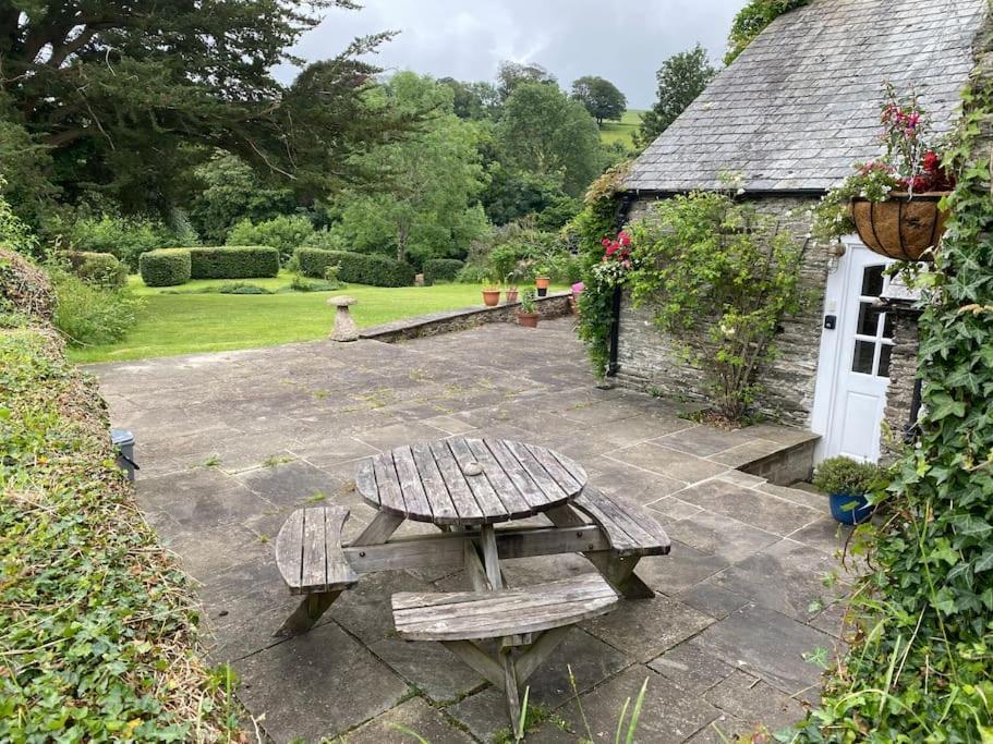 Farm Cottage Plymouth Exterior foto